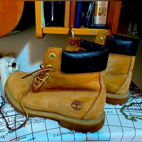 Timberland boots size 9 - Picture 2 of 2